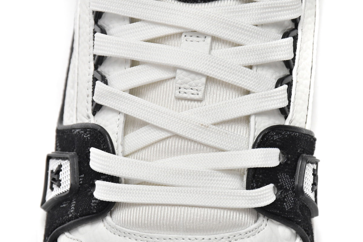 Louis Vuitton Trainer Black And White Cloth Cover